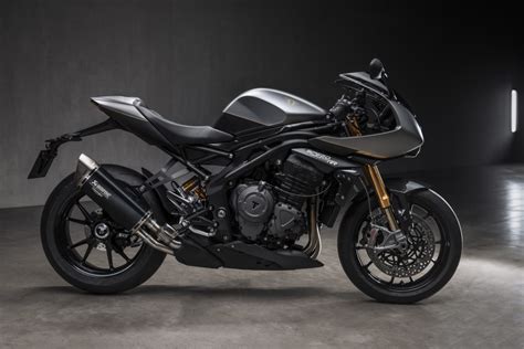 triumph speed triple 1200 rr breitling